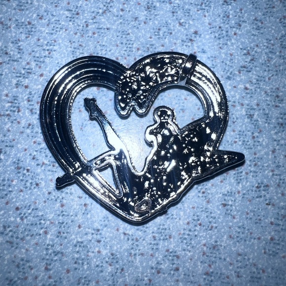 Fashion Pendants: Thinker-bell inside a two tone heart - Picture 4 of 6